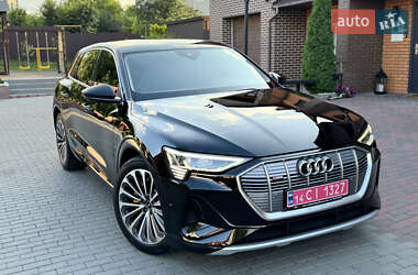 Внедорожник / Кроссовер Audi e-tron 2023 в 