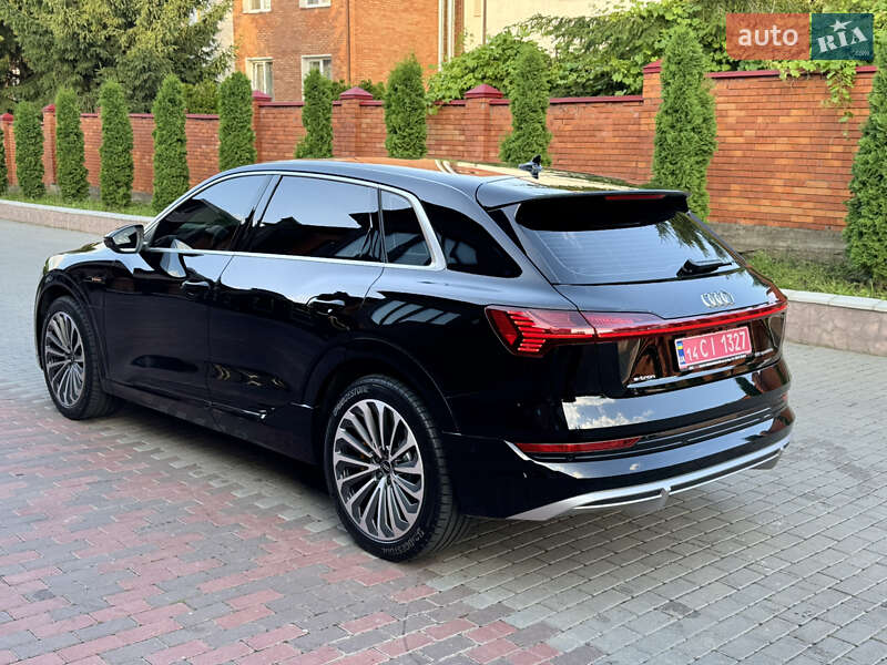Позашляховик / Кросовер Audi e-tron 2023 в Хмельницькому