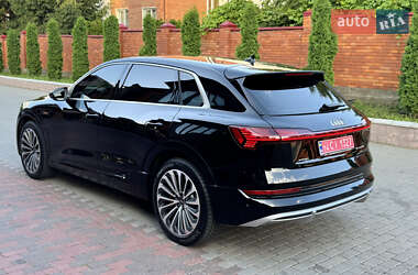 Внедорожник / Кроссовер Audi e-tron 2023 в 
