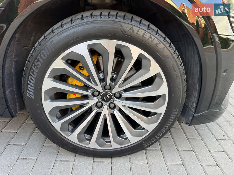 Позашляховик / Кросовер Audi e-tron 2023 в Хмельницькому
