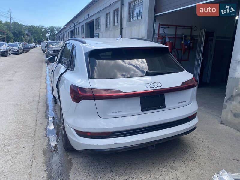 Внедорожник / Кроссовер Audi e-tron 2021 в Одессе