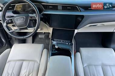 Внедорожник / Кроссовер Audi e-tron 2019 в 