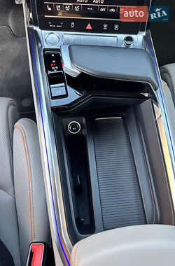 Внедорожник / Кроссовер Audi e-tron 2019 в 