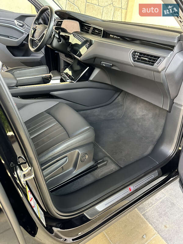 Внедорожник / Кроссовер Audi e-tron 2023 в Киеве