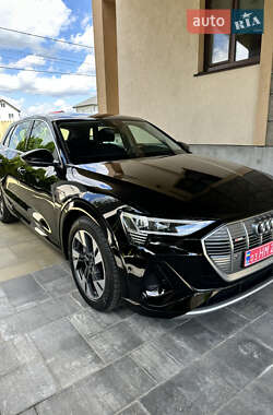 Внедорожник / Кроссовер Audi e-tron 2023 в 