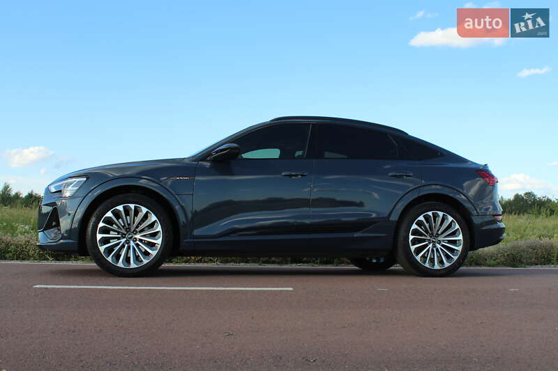 Внедорожник / Кроссовер Audi e-tron 2022 в Киеве
