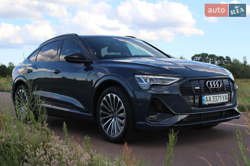 Внедорожник / Кроссовер Audi e-tron 2022 в Киеве