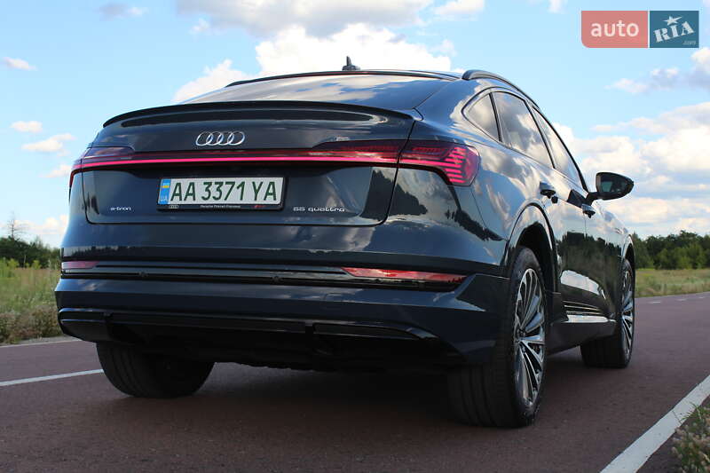 Внедорожник / Кроссовер Audi e-tron 2022 в Киеве