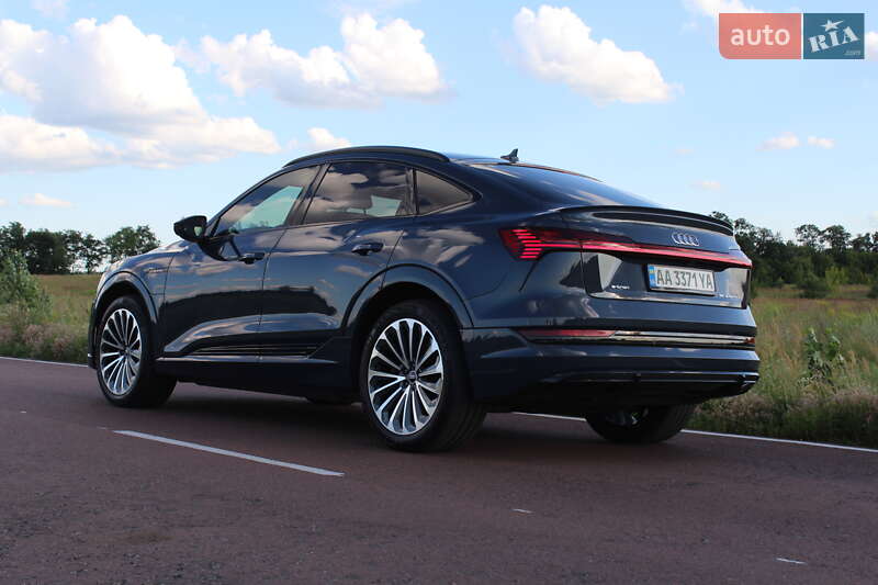 Внедорожник / Кроссовер Audi e-tron 2022 в Киеве