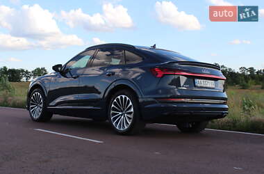 Внедорожник / Кроссовер Audi e-tron 2022 в 