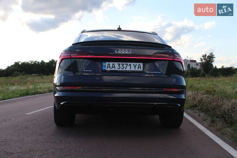 Внедорожник / Кроссовер Audi e-tron 2022 в Киеве