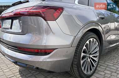 Внедорожник / Кроссовер Audi e-tron 2019 в 