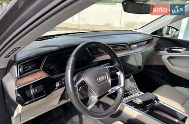 Внедорожник / Кроссовер Audi e-tron 2019 в 