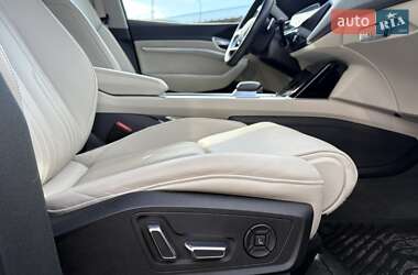 Внедорожник / Кроссовер Audi e-tron 2019 в 