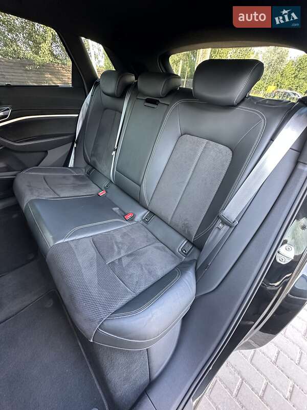 Позашляховик / Кросовер Audi e-tron 2020 в Білогородці