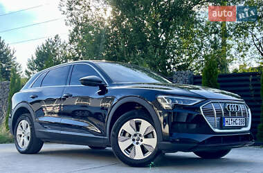 Внедорожник / Кроссовер Audi e-tron 2020 в 