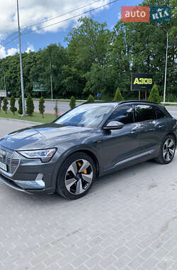 Позашляховик / Кросовер Audi e-tron 2019 в 