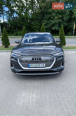 Позашляховик / Кросовер Audi e-tron 2019 в 