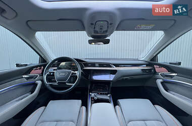 Внедорожник / Кроссовер Audi e-tron 2019 в 