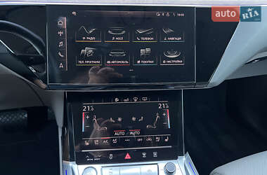 Внедорожник / Кроссовер Audi e-tron 2019 в 