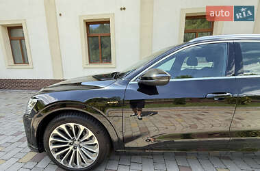 Внедорожник / Кроссовер Audi e-tron 2020 в 