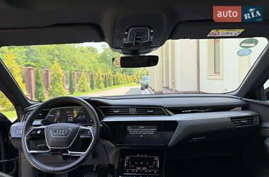 Внедорожник / Кроссовер Audi e-tron 2020 в 