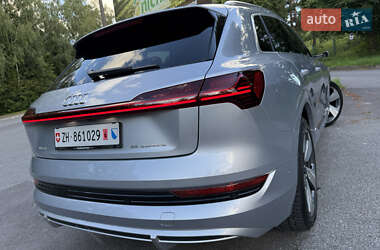 Внедорожник / Кроссовер Audi e-tron 2020 в 