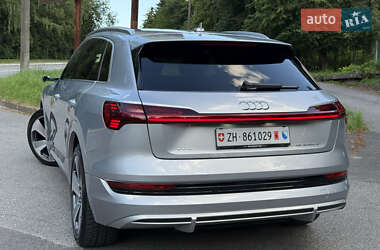 Внедорожник / Кроссовер Audi e-tron 2020 в 