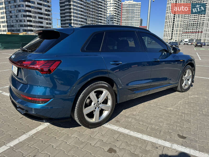 Внедорожник / Кроссовер Audi e-tron 2019 в Киеве