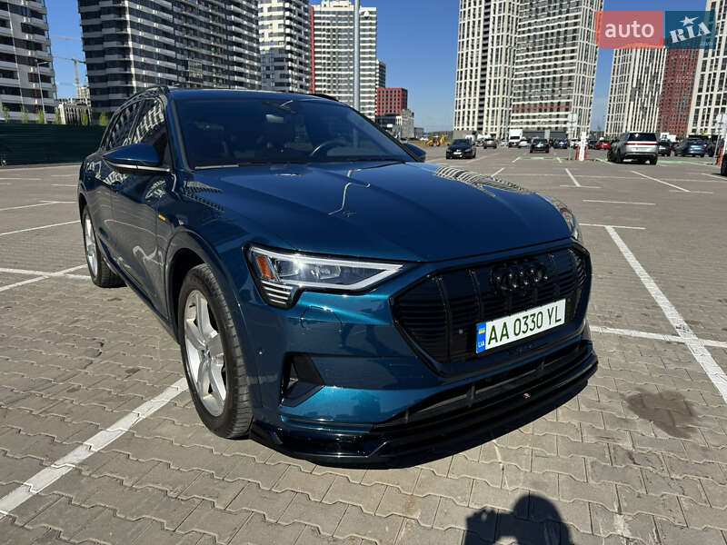 Внедорожник / Кроссовер Audi e-tron 2019 в Киеве