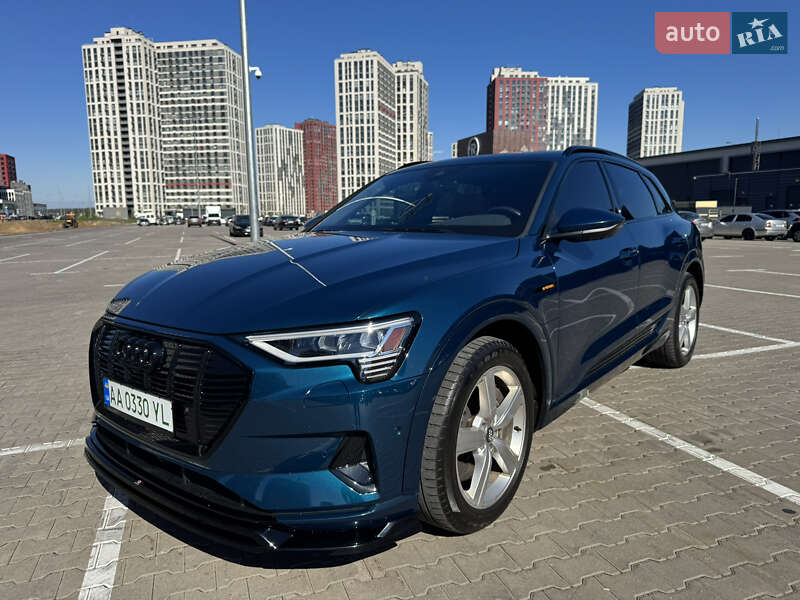 Внедорожник / Кроссовер Audi e-tron 2019 в Киеве