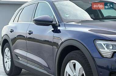 Внедорожник / Кроссовер Audi e-tron 2020 в 