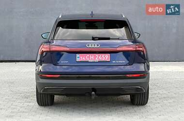 Внедорожник / Кроссовер Audi e-tron 2020 в 