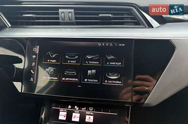 Внедорожник / Кроссовер Audi e-tron 2020 в 