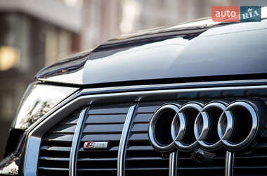 Внедорожник / Кроссовер Audi e-tron 2020 в 