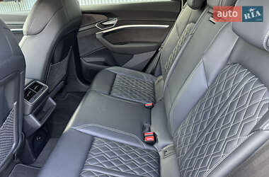 Внедорожник / Кроссовер Audi e-tron 2022 в 
