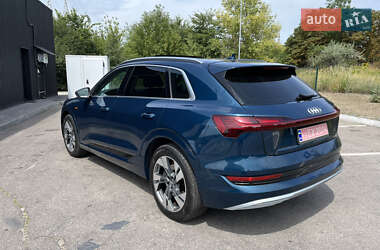 Внедорожник / Кроссовер Audi e-tron 2020 в 
