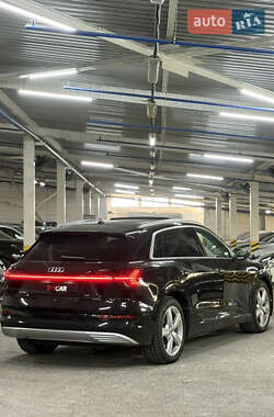Внедорожник / Кроссовер Audi e-tron 2019 в 