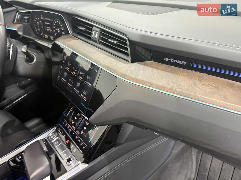 Позашляховик / Кросовер Audi e-tron 2019 в Одесі