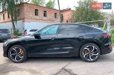 Внедорожник / Кроссовер Audi e-tron 2022 в 
