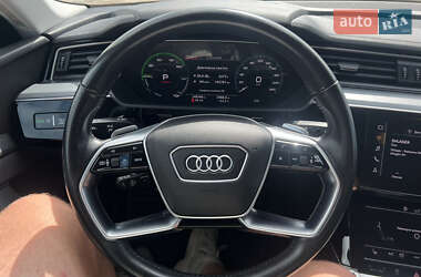 Внедорожник / Кроссовер Audi e-tron 2019 в 