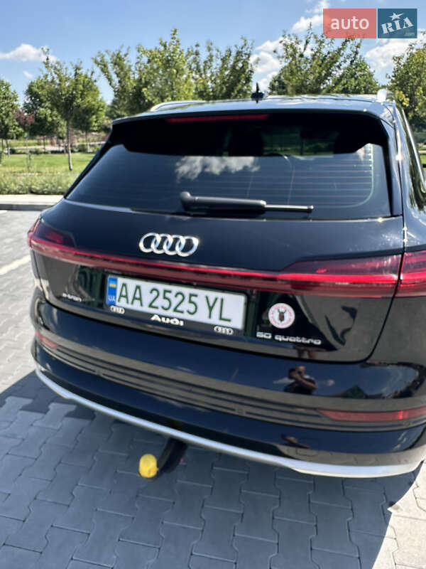 Внедорожник / Кроссовер Audi e-tron 2019 в Киеве