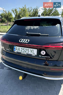 Внедорожник / Кроссовер Audi e-tron 2019 в 