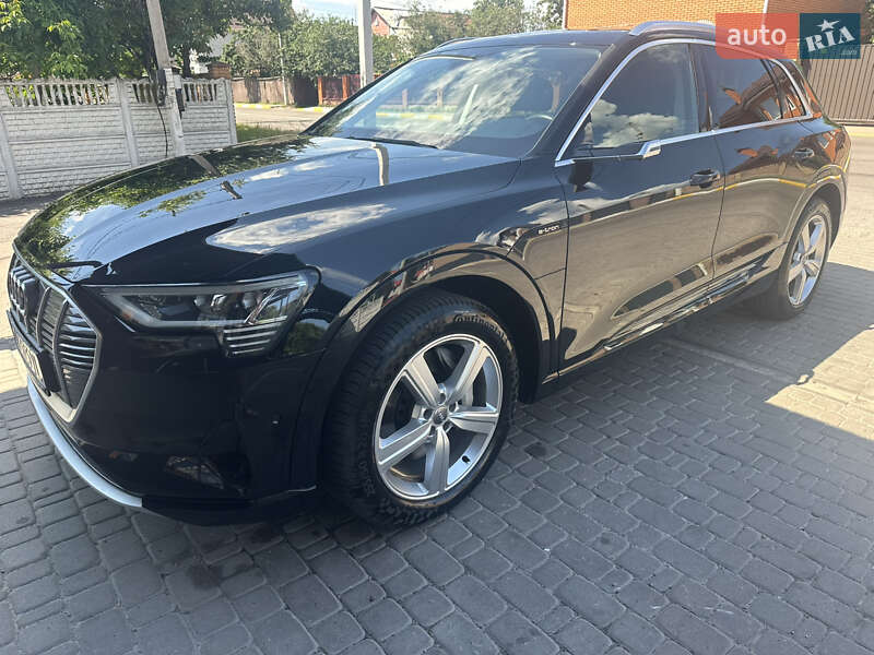 Audi e-tron 2019