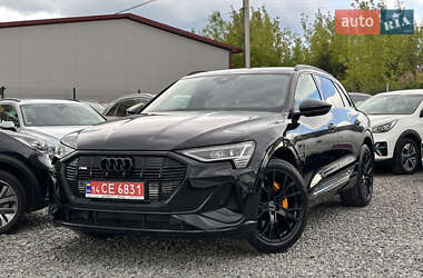 Внедорожник / Кроссовер Audi e-tron 2022 в 