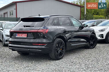 Внедорожник / Кроссовер Audi e-tron 2022 в 