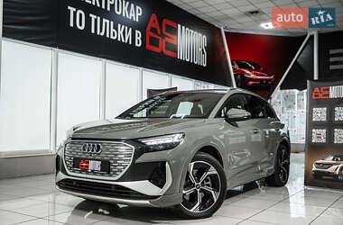 Позашляховик / Кросовер Audi e-tron 2022 в 