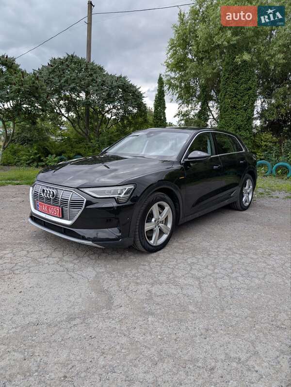 Audi e-tron 2019