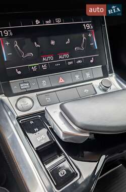 Внедорожник / Кроссовер Audi e-tron 2019 в 