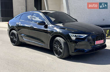 Внедорожник / Кроссовер Audi e-tron 2020 в 